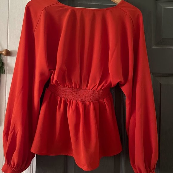 VICI COLLECTION - RED ORANGE LONG SLEEVE DEEP V BLOUSE - XS - Picture 4 of 4